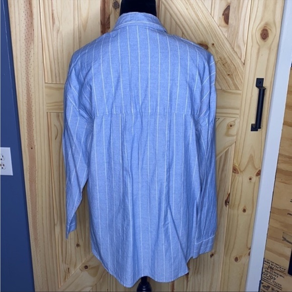 Zara Button Down Shirt - Picture 2 of 3